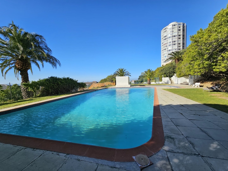 2 Bedroom Property for Sale in Vredehoek Western Cape